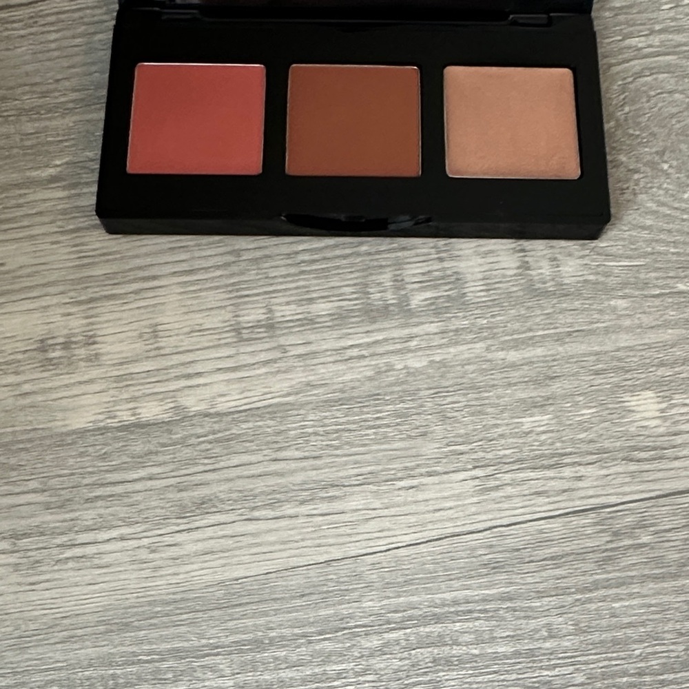 NWOT Laura Geller Blush Trio - Coral, Cocoa, Nude